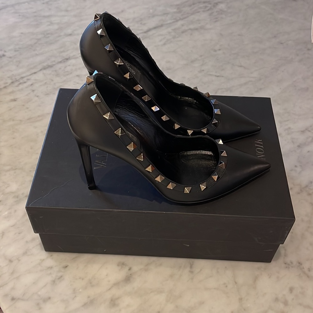 Valentino Rock-studs Black Noir Pumps 🖤